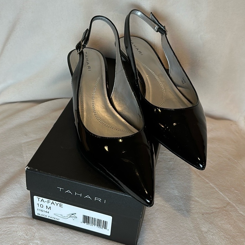 Tahari Faye Black Patent w/Silver Kitten Heel Sz 10